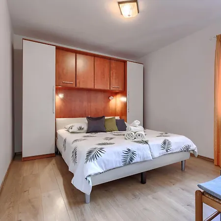 Zrinka-2 By Interhome