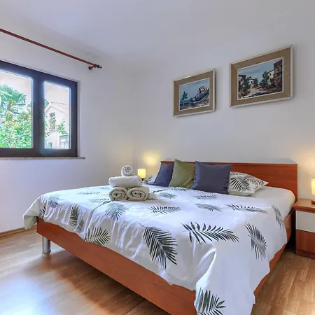 Zrinka-2 By Interhome *